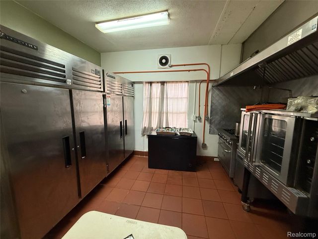 10421 W 7 Mile Road, Detroit, MI 48221