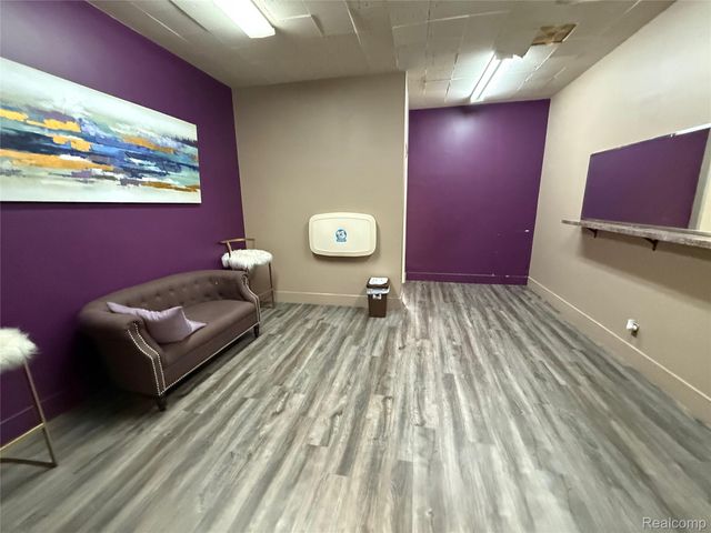 10421 W 7 Mile Road, Detroit, MI 48221