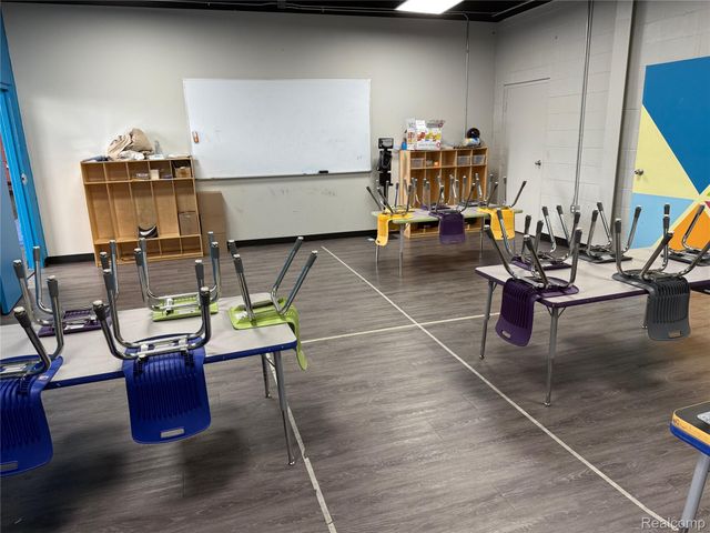 10421 W 7 Mile Road, Detroit, MI 48221