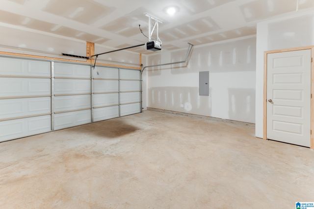 222 AMBER AVENUE, Calera, AL 35040