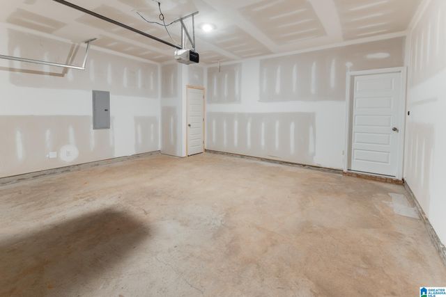 222 AMBER AVENUE, Calera, AL 35040