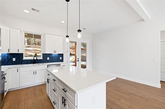 110 Oak Hill Drive, Westminster, SC 29693