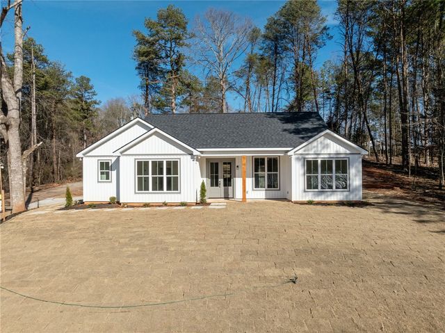 110 Oak Hill Drive, Westminster, SC 29693