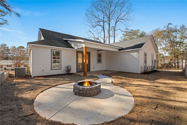 110 Oak Hill Drive, Westminster, SC 29693