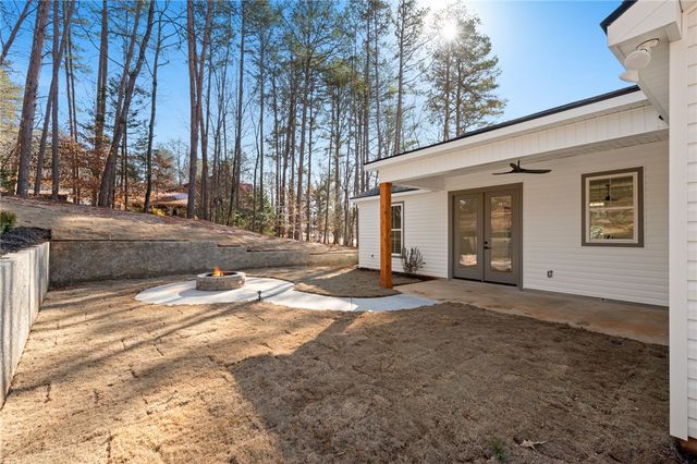 110 Oak Hill Drive, Westminster, SC 29693