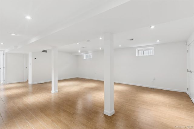 26257 60th Road, Little Neck, NY 11362