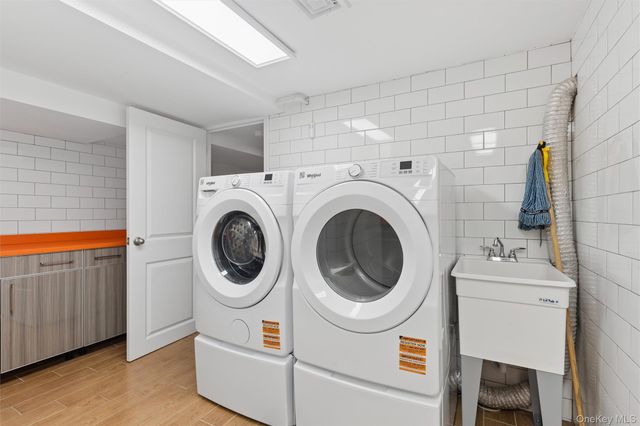 26257 60th Road, Little Neck, NY 11362