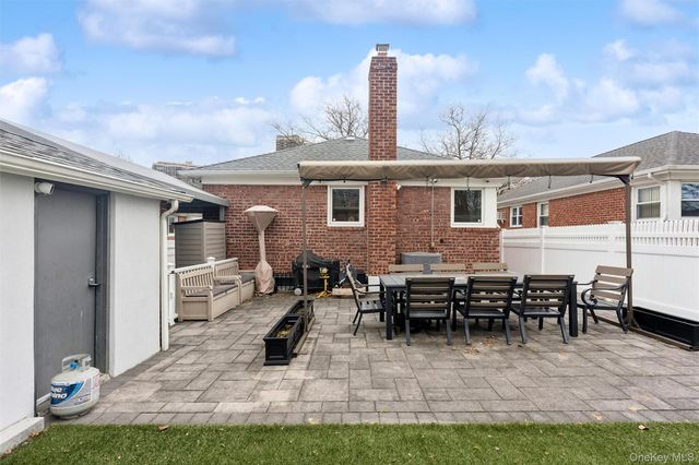 26257 60th Road, Little Neck, NY 11362