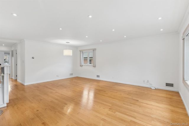 26257 60th Road, Little Neck, NY 11362