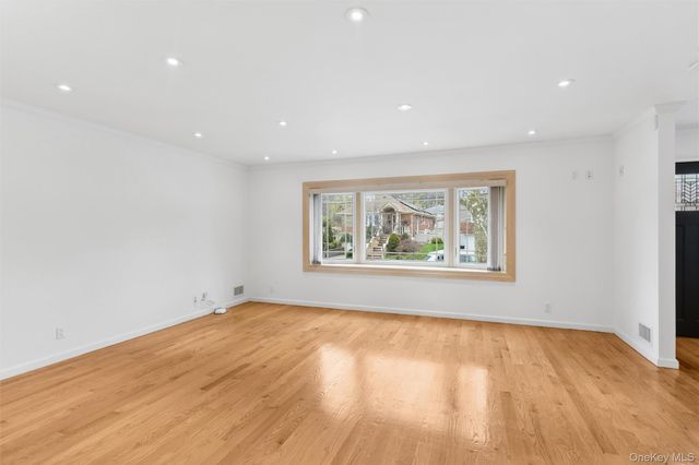 26257 60th Road, Little Neck, NY 11362