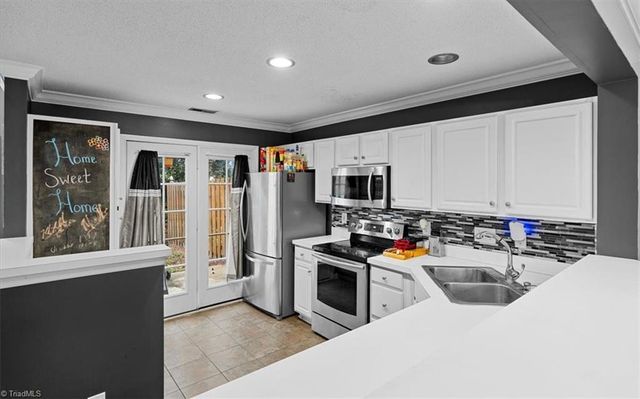 5044 Bartholomews Lane, Greensboro, NC 27407