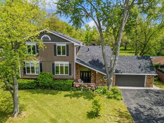 5873 Walnut Avenue, Downers Grove, IL 60516