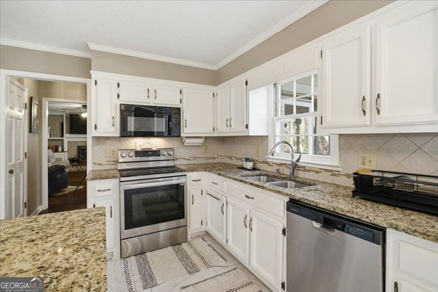 2563 Bridgewood Lane, Snellville, GA 30078