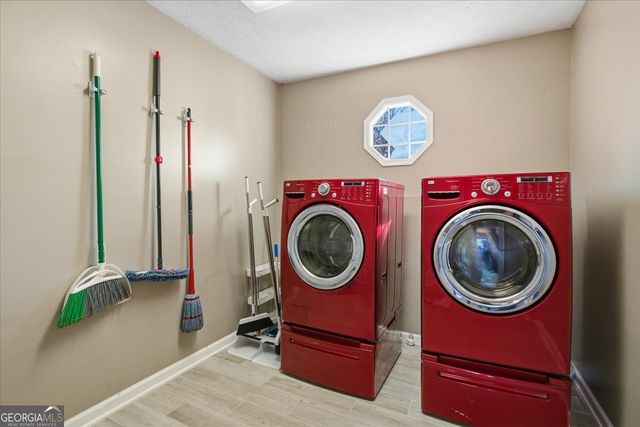 2563 Bridgewood Lane, Snellville, GA 30078