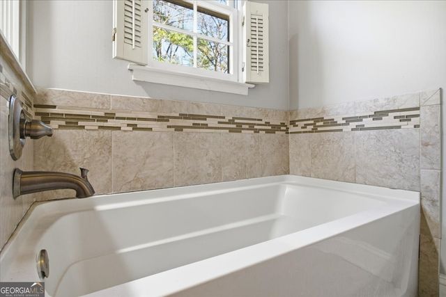 2563 Bridgewood Lane, Snellville, GA 30078