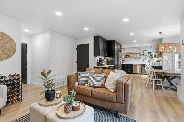 5711 S Rebecca St, Spokane, WA 99223