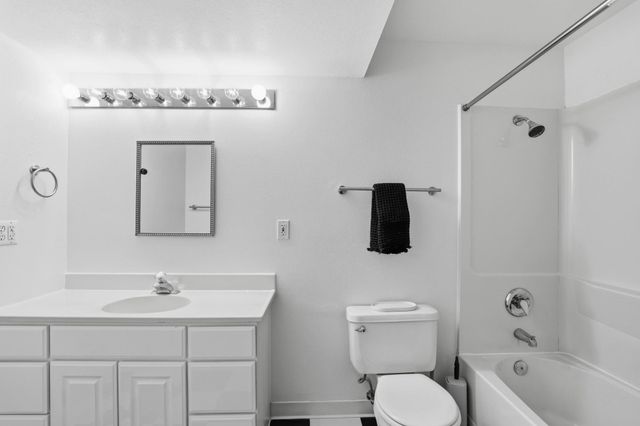5711 S Rebecca St, Spokane, WA 99223