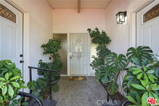6732 Wooster Avenue, Los Angeles, CA 90056