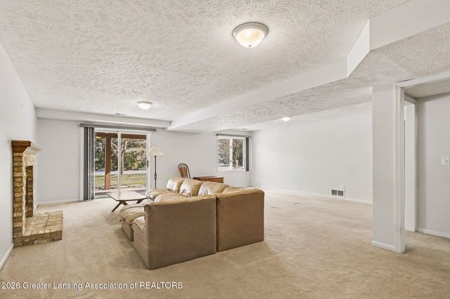 1026 Brookside Drive, Lansing, MI 48917