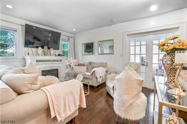 304 W 2Nd Ave, Roselle Boro, NJ 07203