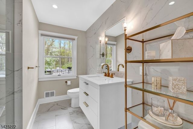 777 Valley Rd, Watchung Boro, NJ 07069