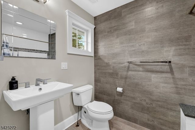 777 Valley Rd, Watchung Boro, NJ 07069