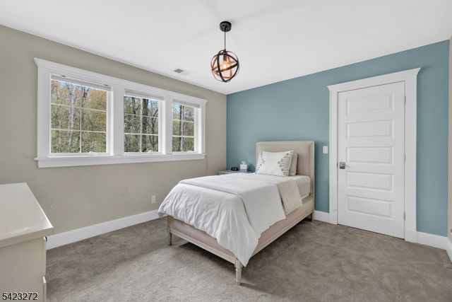 777 Valley Rd, Watchung Boro, NJ 07069