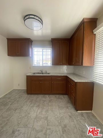 1538 W 110th Place, Los Angeles, CA 90047