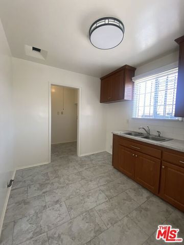 1538 W 110th Place, Los Angeles, CA 90047
