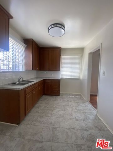 1538 W 110th Place, Los Angeles, CA 90047