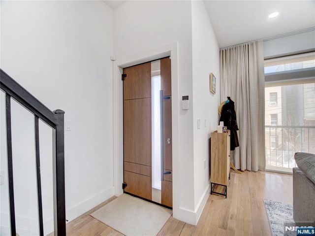 231 Clinton Avenue 2, Jersey City, NJ 07304