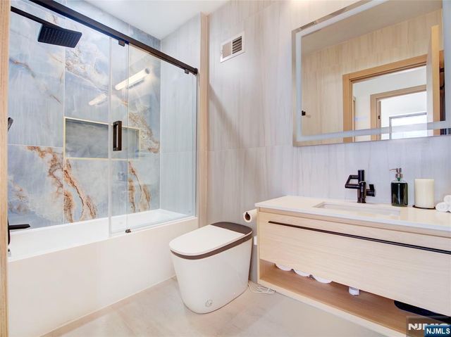 231 Clinton Avenue 2, Jersey City, NJ 07304