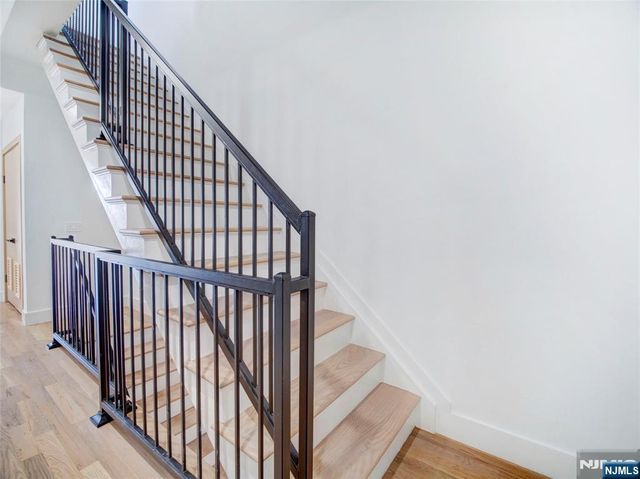 231 Clinton Avenue 2, Jersey City, NJ 07304