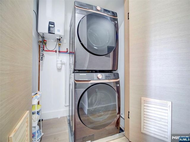 231 Clinton Avenue 2, Jersey City, NJ 07304