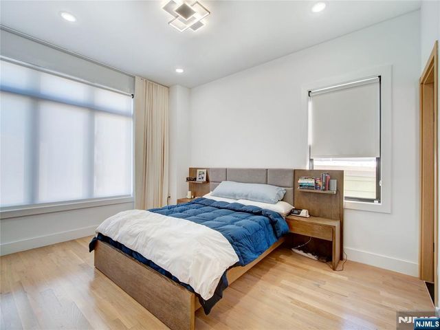 231 Clinton Avenue 2, Jersey City, NJ 07304