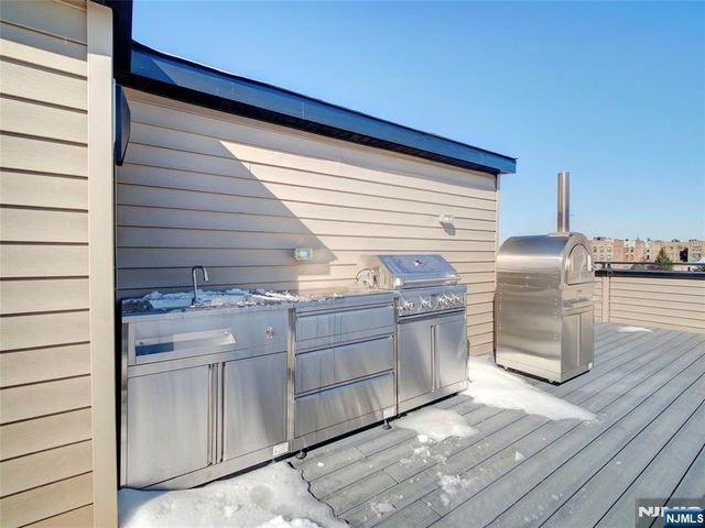 231 Clinton Avenue 2, Jersey City, NJ 07304