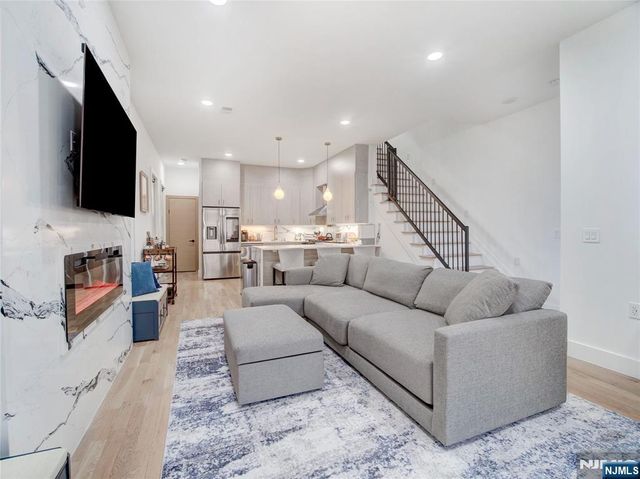 231 Clinton Avenue 2, Jersey City, NJ 07304