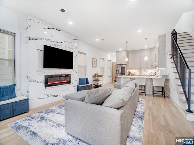 231 Clinton Avenue 2, Jersey City, NJ 07304