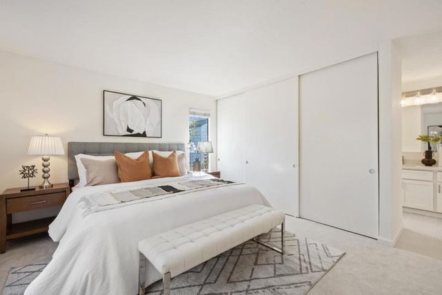 905 W Middlefield Road 917, Mountain View, CA 94043