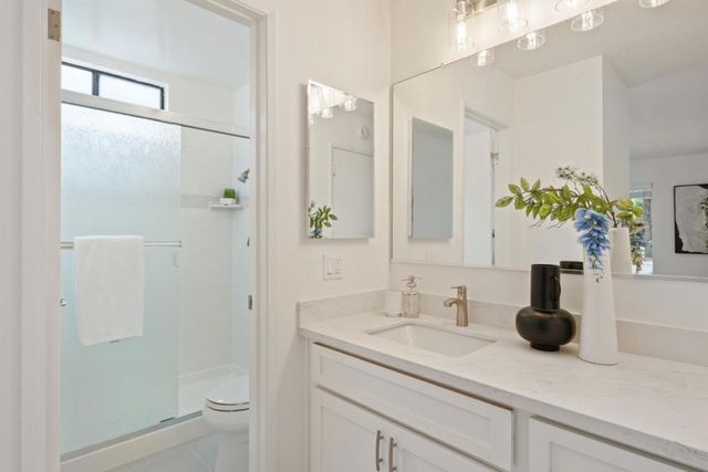 905 W Middlefield Road 917, Mountain View, CA 94043