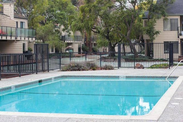 905 W Middlefield Road 917, Mountain View, CA 94043