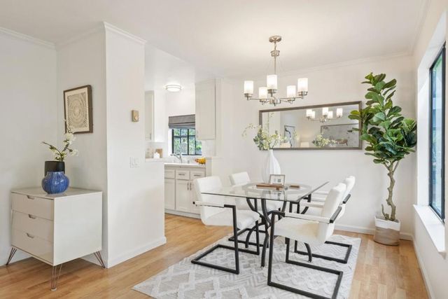 905 W Middlefield Road 917, Mountain View, CA 94043