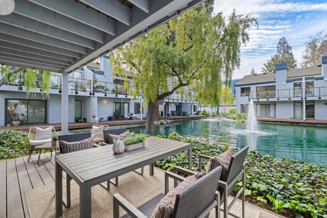 905 W Middlefield Road 917, Mountain View, CA 94043