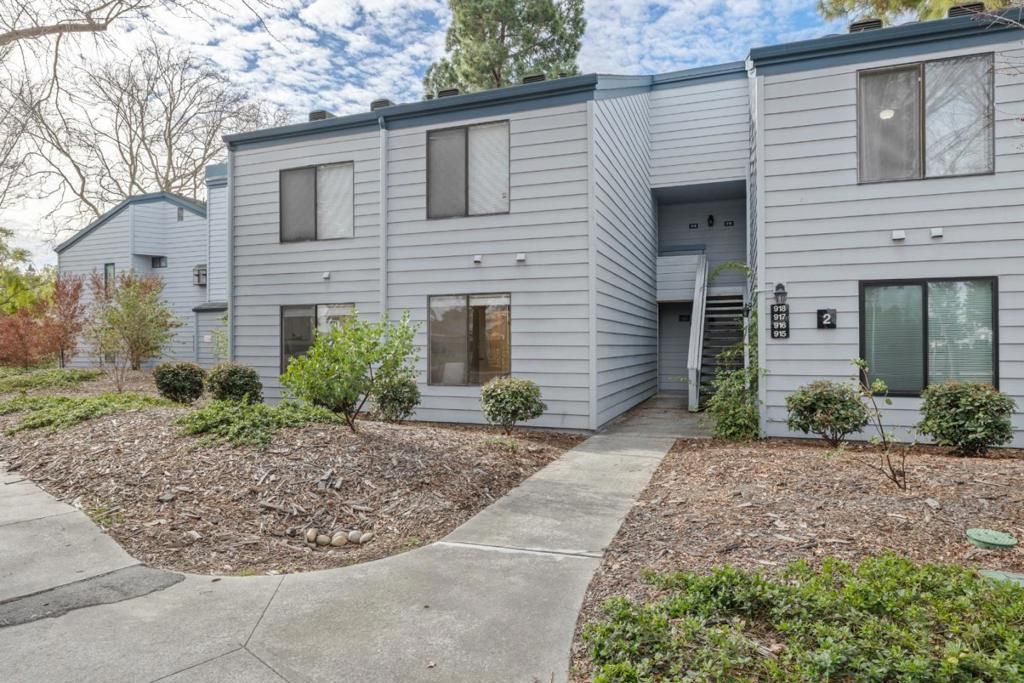 905 W Middlefield Road 917, Mountain View, CA 94043