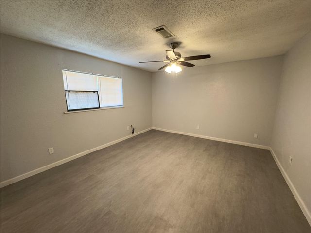 821 S Guadalupe ST, Lockhart, TX 78644