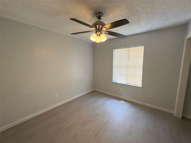821 S Guadalupe ST, Lockhart, TX 78644