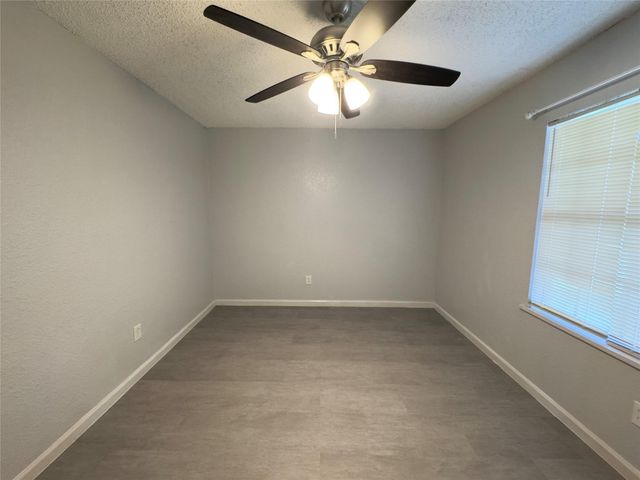 821 S Guadalupe ST, Lockhart, TX 78644