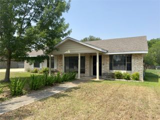 821 S Guadalupe ST, Lockhart, TX 78644