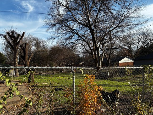 1204 Adelaide Drive, Dallas, TX 75216