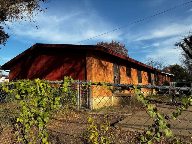 1204 Adelaide Drive, Dallas, TX 75216